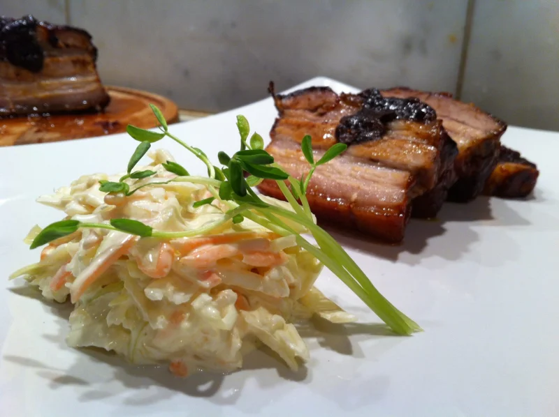Grillat sidfläsk med coleslaw