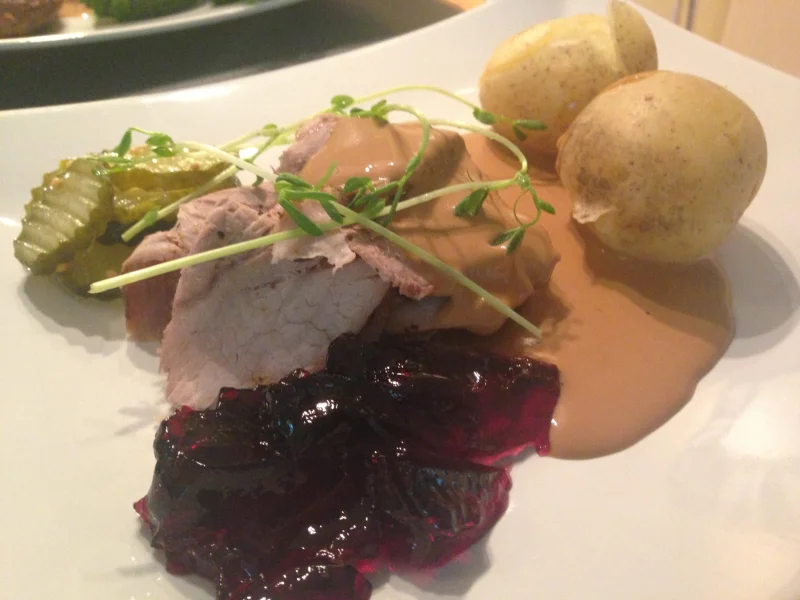 En smörig och gräddig kantarellsås till grillat och till stekar