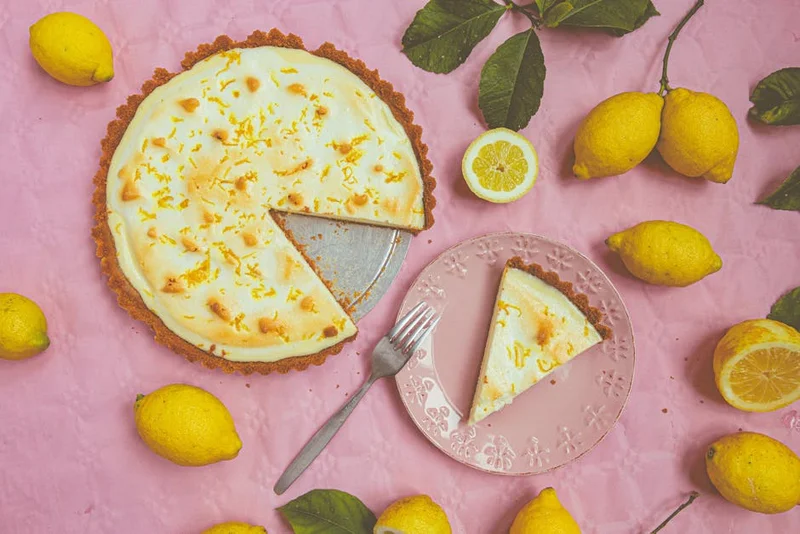 Engelsk ostkaka med citron och digestivebotten