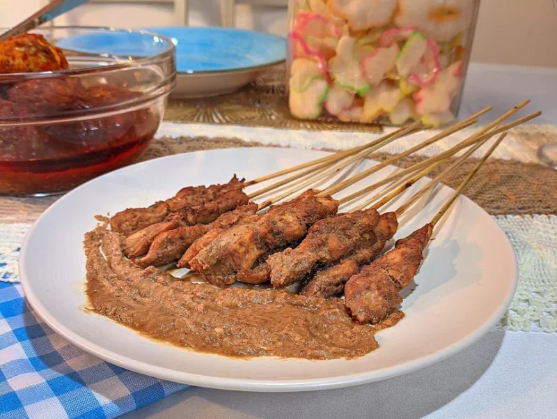 Fake away kyckling satay med jordnötssås