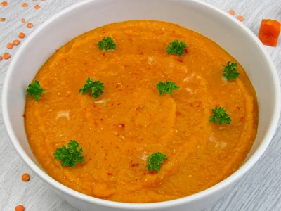 Vegetarisk Linssoppa med Morötter och Curry