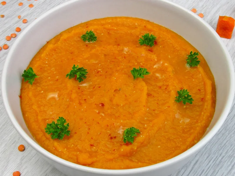 Vegetarisk Linssoppa med Morötter och Curry