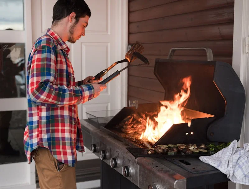 Grillstädning inför sommarens grillning – så gör du rent och redo
