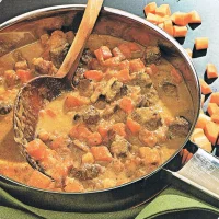 Levergryta med gräddsås