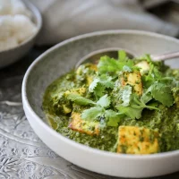 Palak Paneer – Indisk spenatgryta med paneer