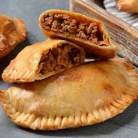 Spanska Empanadas med Kryddig Fyllning