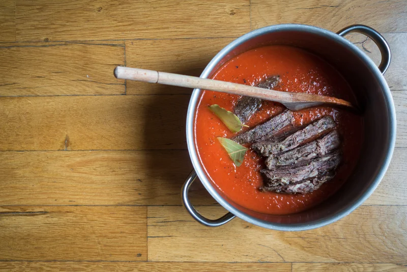 Mormorstips: Red såsen med mjöl och rumsvarmt smör