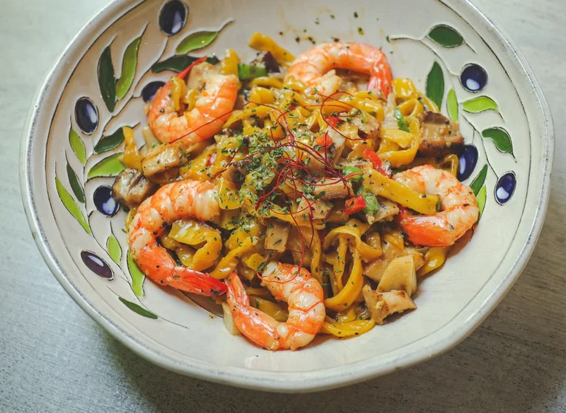 Krämig räkpasta med ärtor