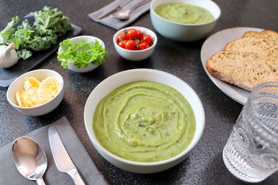 Skolans broccolisoppa med ostsmörgås