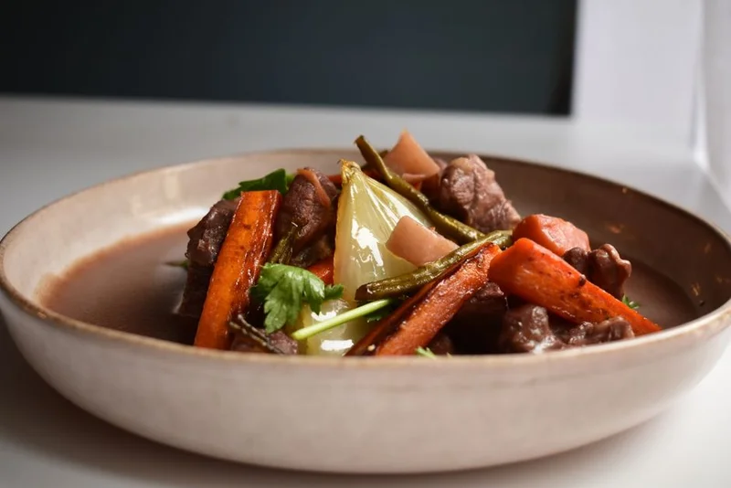 Höstgryta med älgkött och rotfrukter